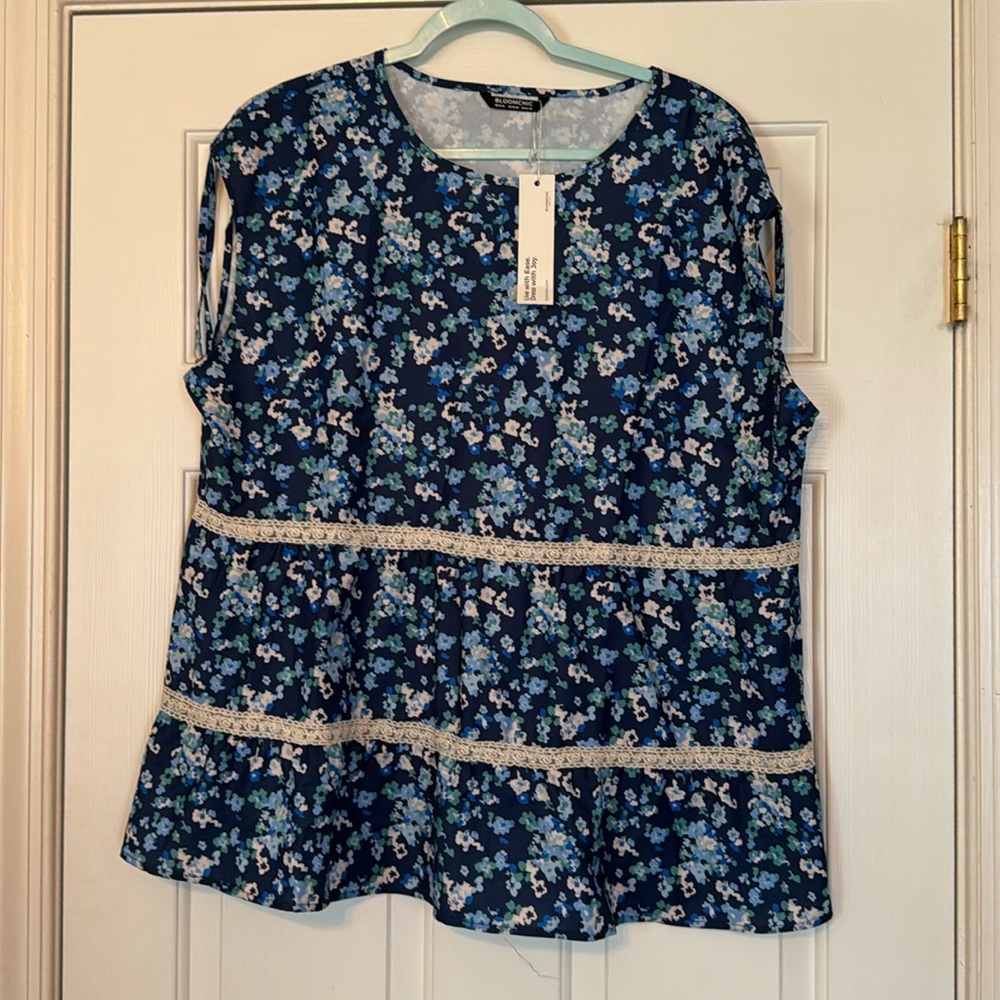 BloomChic Floral Blouse with cap sleeves and tie accents at shoulder 14-16